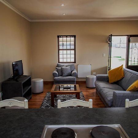 Вілла Swellendam Self Catering Екстер'єр фото